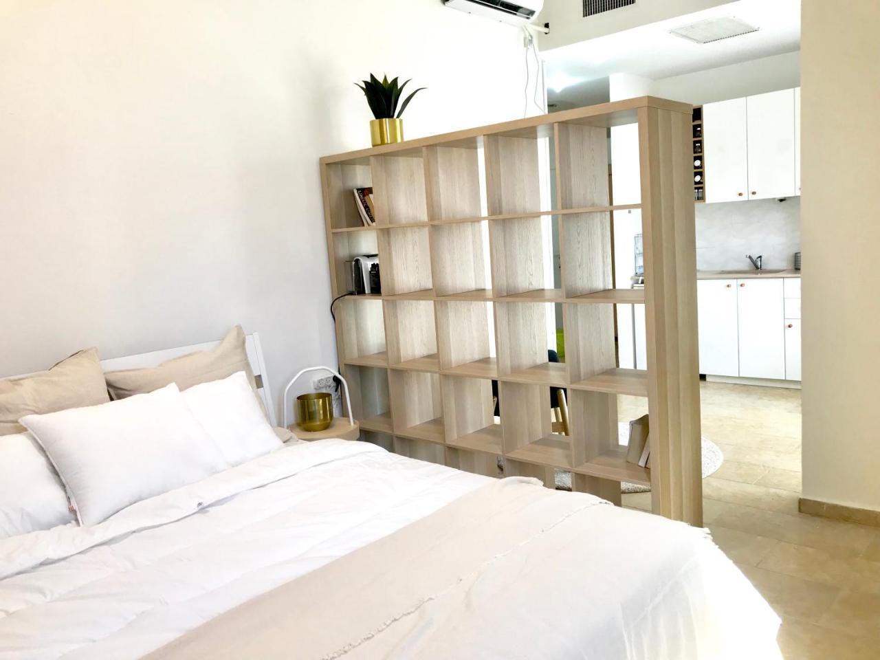 Bright And Spacious Loft By The Sea With Bomb Shelter Tel Aviv Exterior photo