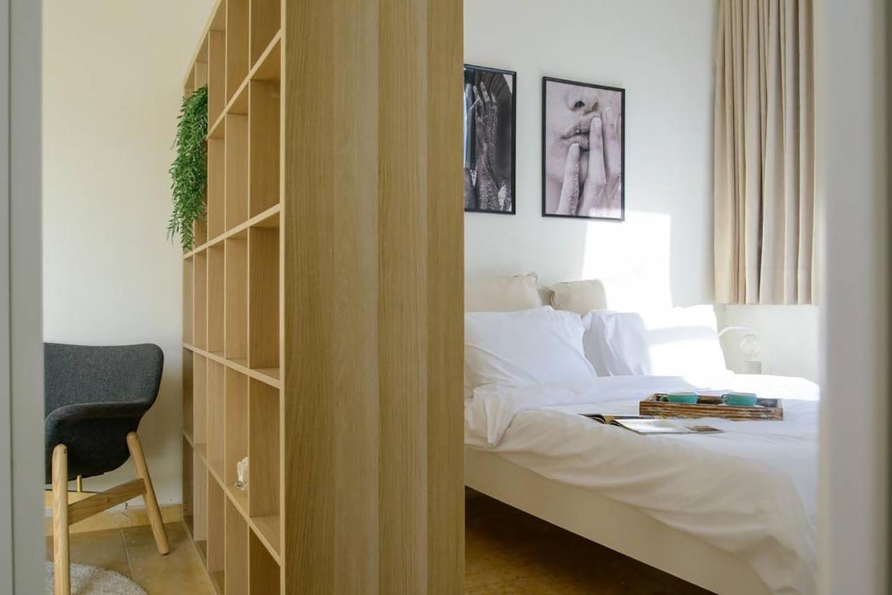 Bright And Spacious Loft By The Sea With Bomb Shelter Tel Aviv Exterior photo