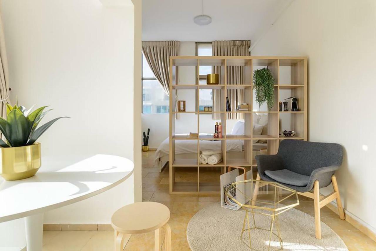 Bright And Spacious Loft By The Sea With Bomb Shelter Tel Aviv Exterior photo